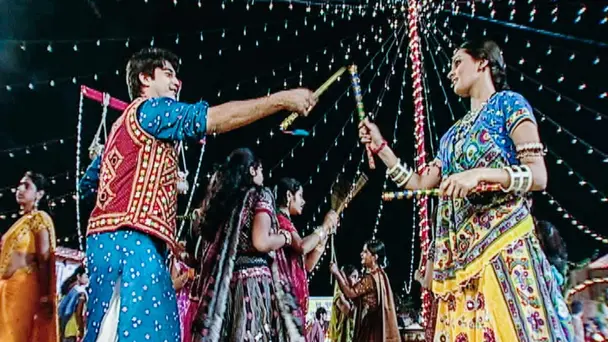 Mohan, Bhakti Play Dandiya!