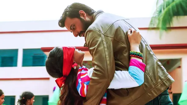Raj Meets Piya