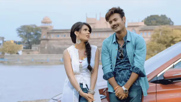 Vijay Meets a 'Beautiful' Girl!