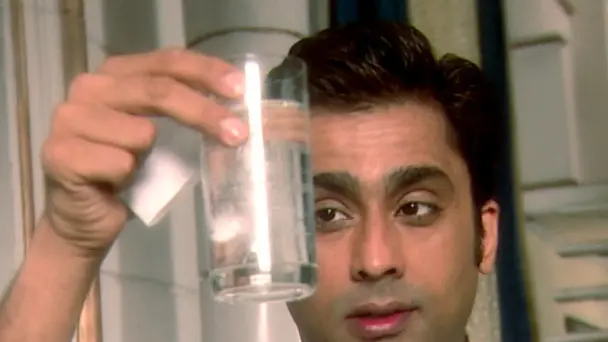 Manik Spikes Kumkum's Drink