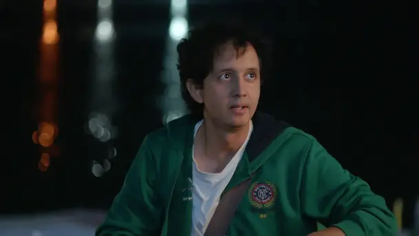 Manoj Enters the Temple