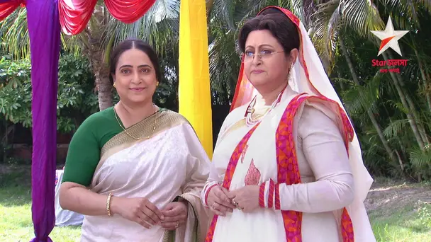 The Singharays Celebrate Holi