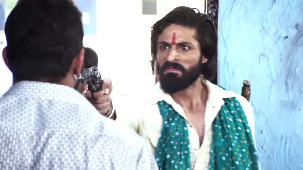 Gagan Attacks Roshni!