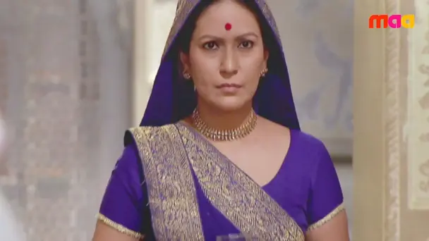 Gayathri apologises to Akshara