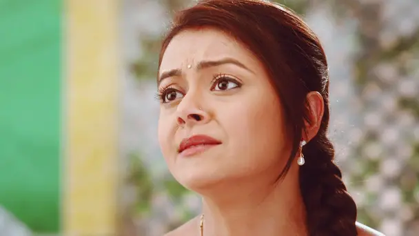 Gopika Pleads With Anand