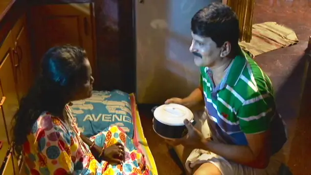 Kalyani, Pankajakshan Steal Food