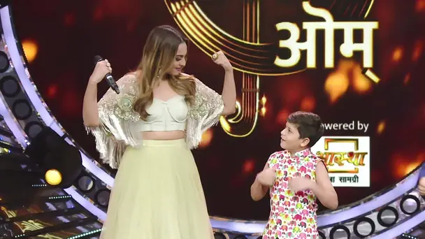 Sonakshi Sinha Performs with Zaid