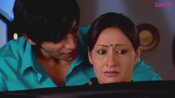 Viraj's Cat and Mouse Game