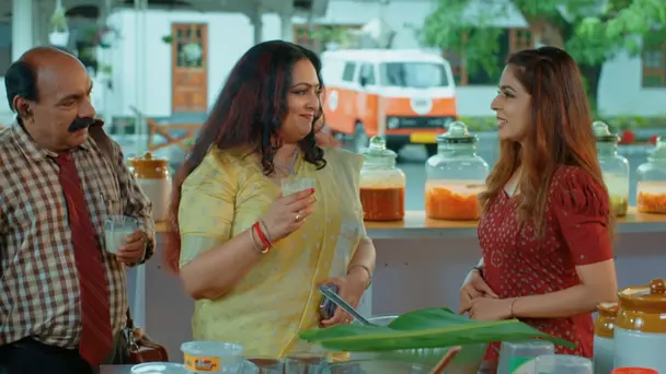 Meenu's Kitchen S1 E3 - Ep 03 | Meenu's Kitchen | Shivaranjini, after savoring Meenu's culinary creation, is left in awe of her skills