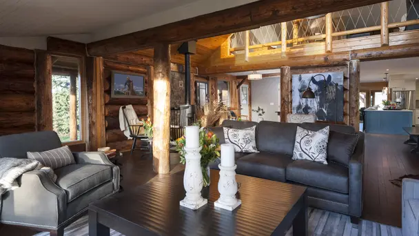 Log Home: Main Floor