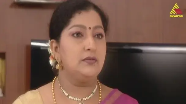 Amrutha falls into Varsha's trap