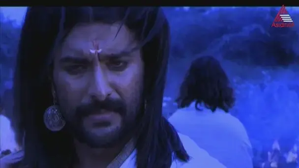 Karna decides to kill Abhimanyu