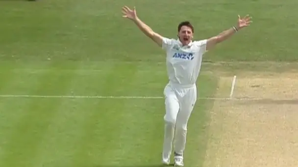 Nathan Smith's 6 for 40 | One-off Test, Day 2