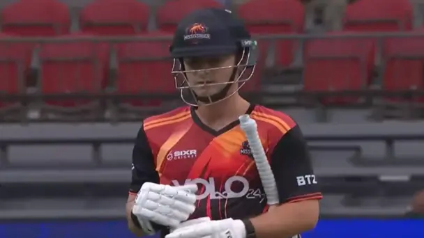 Leus du Plooy's 55 off 21 | Match 4