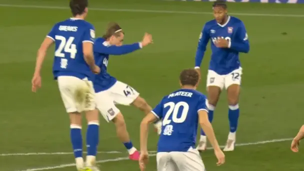 MOMENT! Jack Clarke delivers an 87th-minute equaliser under pressure