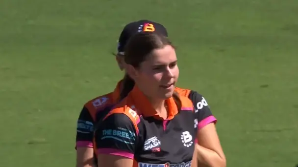 Lucy Boucher's 4 for 16 | Match 10