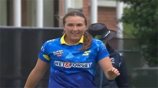 Emma Blacks 3 for 31 | Match 20