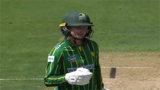 Emma McLeods 53* off 44 | Match 21