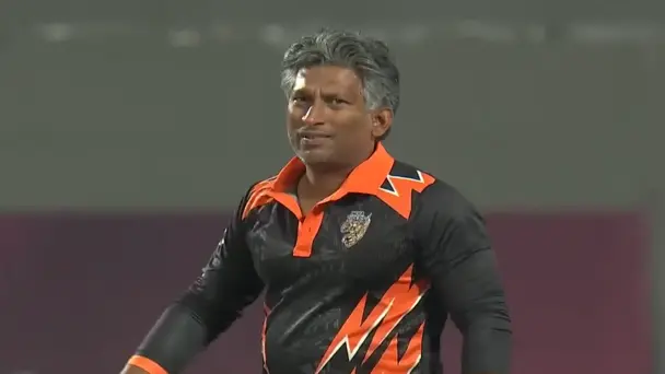 DOUBLE STRIKE! Jeevan Mendis sparks chaos at the death