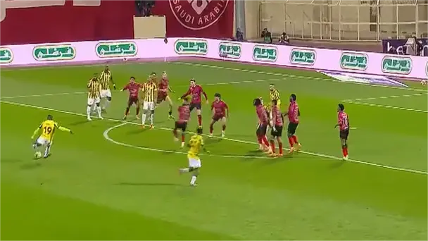 FREE-KICK MAGIC! Diaby rifles it into the bottom corner