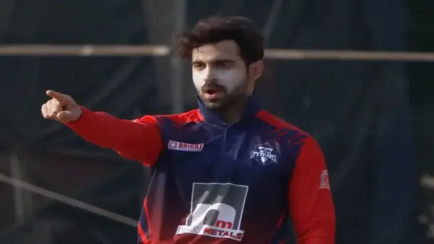 Karan Raheja's 4 for 16 | Match 12