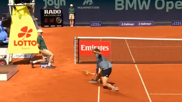 TAKE A BOW! Cobolli's acrobatics leaves Zverev dazed
