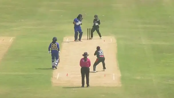 CASTLED! Nahida Akter rips through Athapaththu