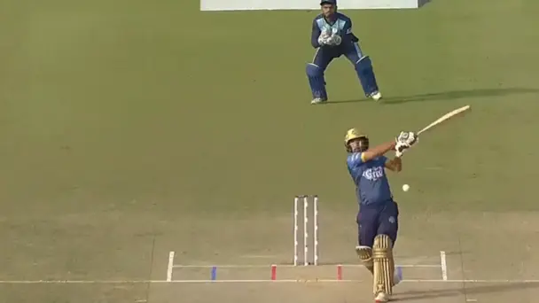 TOO QUICK! Nasir Hossain scores fastest fifty of the season