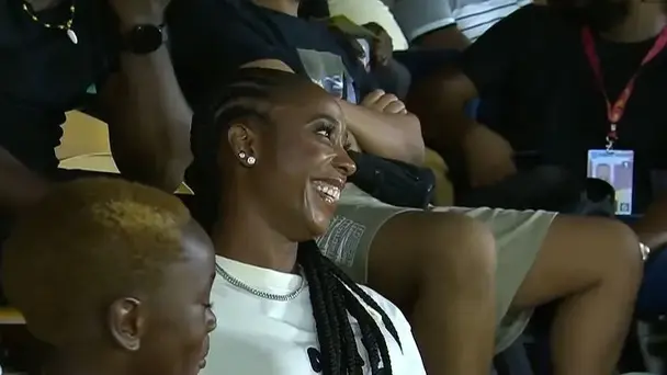 Olympic Icon At Sabina Park! Shelly-Ann cheered in style