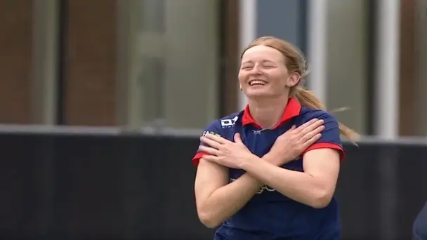 Josie Penfold's 4 for 29 | Match 17