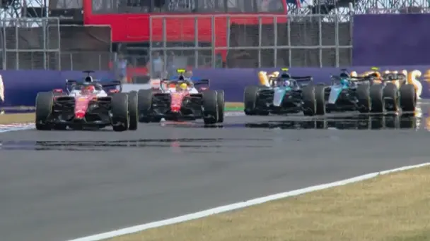 WOWZA! Leclerc seizes the lead at lights out