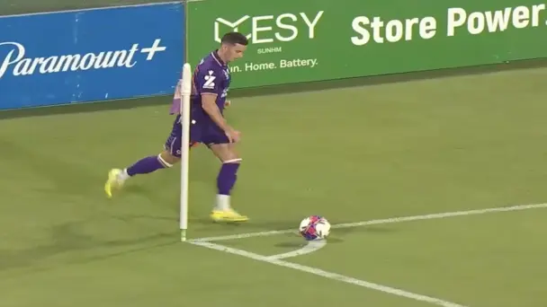 WORLDIE ALERT! Tom Lawrence scores an Olimpico against Mariners