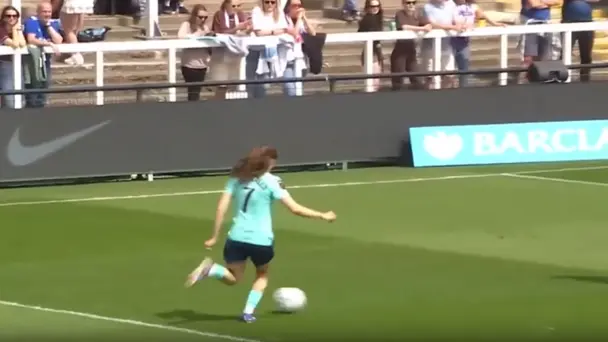 DEFYING GEOMETRY! Lucia Corrales pulls off the unthinkable