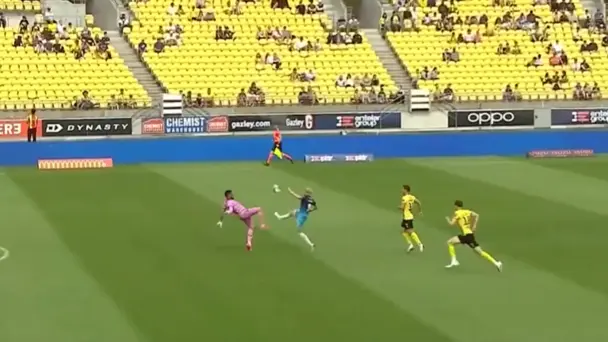 Ice-Cold Finish! Lachlan Rose chips the keeper