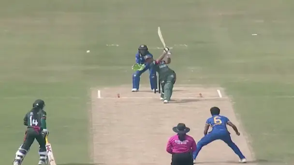 SENSATIONAL BATTING! Sobhana takes Kavisha to the cleaners