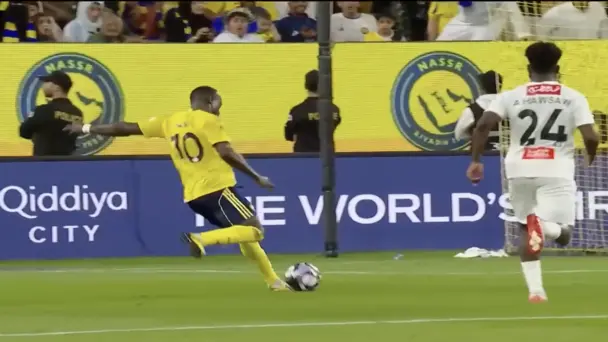 SPECTACULAR! Sadio Mane curls one into the top corner 