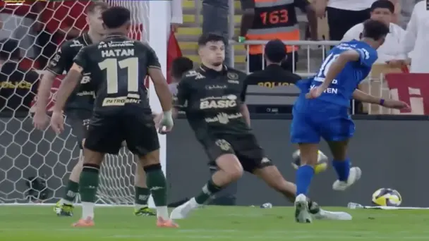 EXQUISITE! Al-Dawsari fires Al Hilal level with a stunner