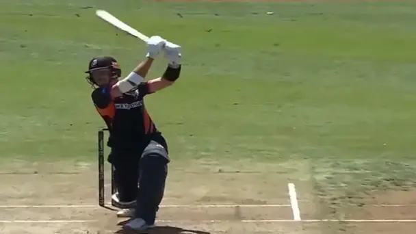 Shock & Awe! Xavier Bell’s quick-fire fifty