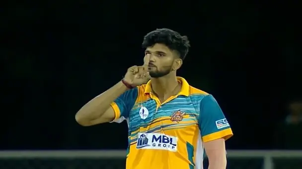 Rishabh Sharma's 3 for 32 | Match 9