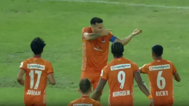 BRILLIANT! Dani Ramires converts the goal with authority