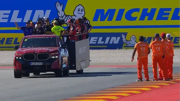 MotoGP Aragon 2026: Rider fan parade and hero walk - Full replay