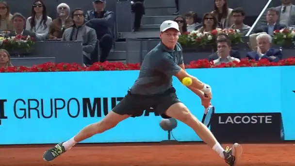 CLUTCH KING! Sinner fires an unreal break-point winner