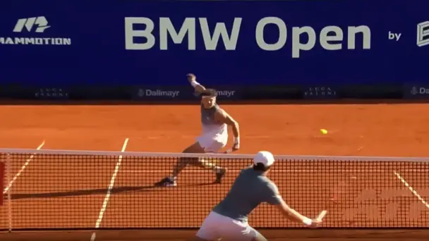 ICE-COLD! Shelton’s drop shot sends him into the semis