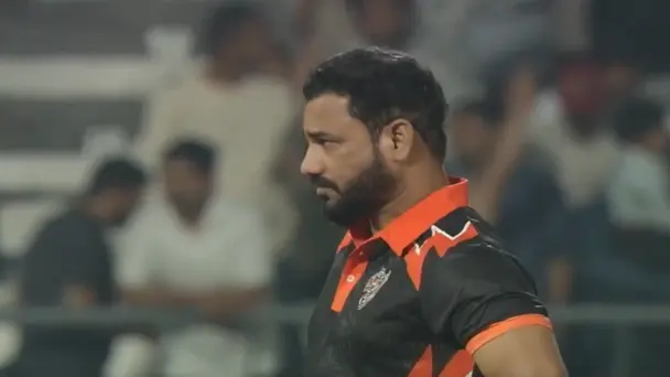 Shadab Jakati's 3 for 24 | Match 4