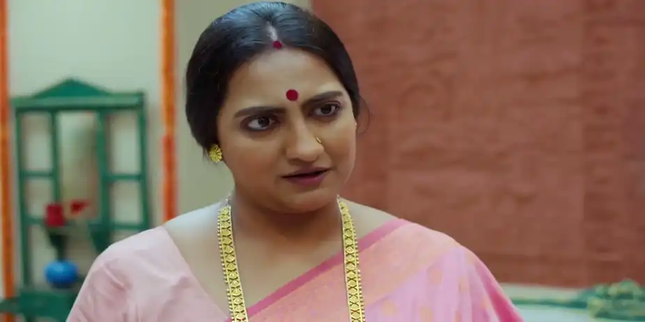 Sneha Looks After Raja