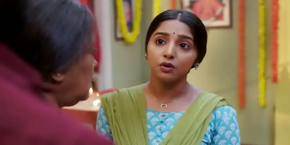 Raja Faces Questions from Sneha - Annapurnar Lokkhira