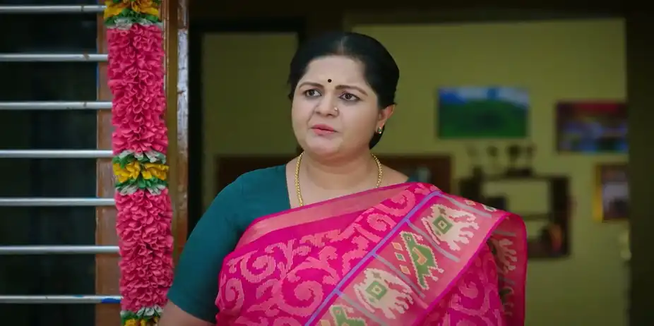 Nalini is Frightened by Mahesh's Advice