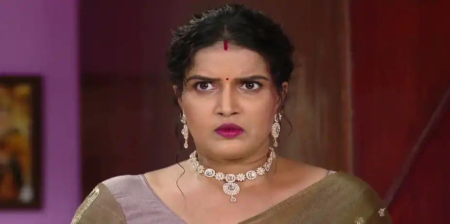 Mohini's Snooping Secret - Shrabani