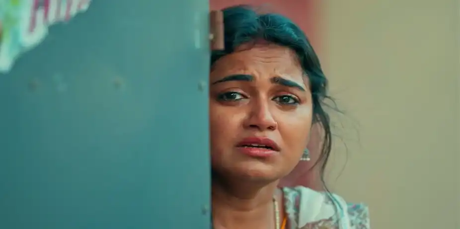 Snehapoorvam Shyama S1 E664 - Varun Looks for Radhika