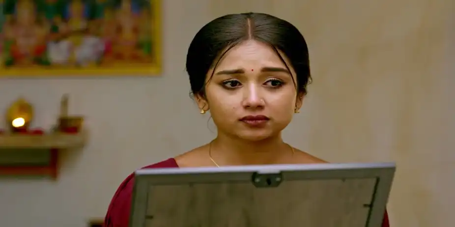 Samanthi S1 E48 - Arasi Takes Samanthi to the Temple